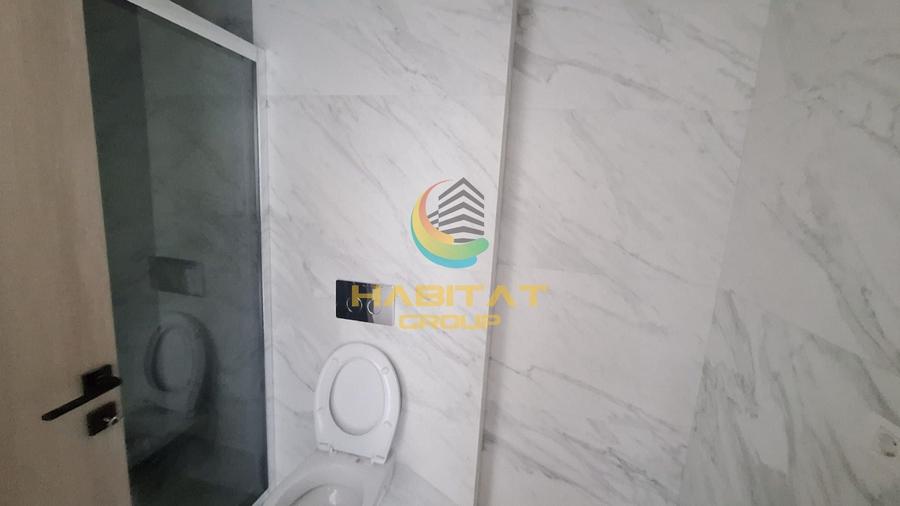 Apartament cu 3 camere semidecomandat în Berceni
