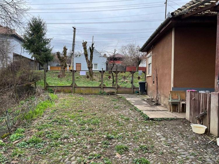 Casă cu 3 camere în Central