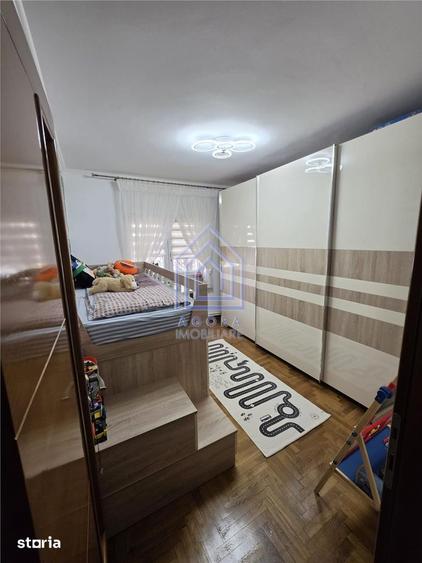Apartament cu 3 camere decomandat în Obcini