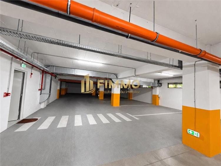 Apartament cu 3 camere semidecomandat în Periferie