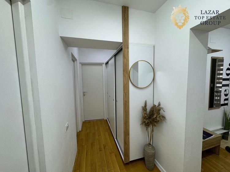Apartament cu 3 camere decomandat, mobilat în Central