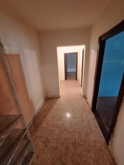 Apartament cu 3 camere decomandat în Inel II
