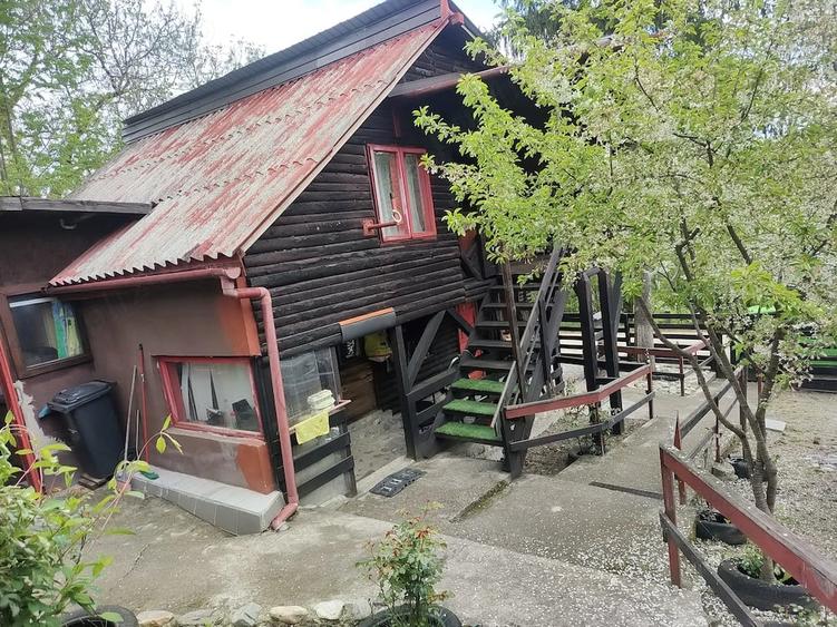 Casă cu Teren 500 Mp în Stâlpeni