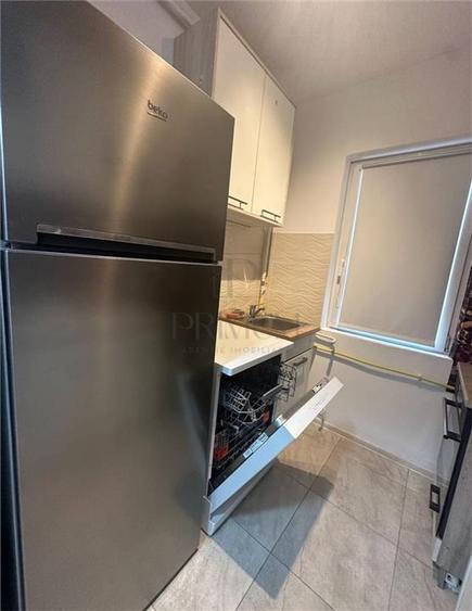 Apartament cu 2 camere semidecomandat, mobilat în Gheorghe Lazăr
