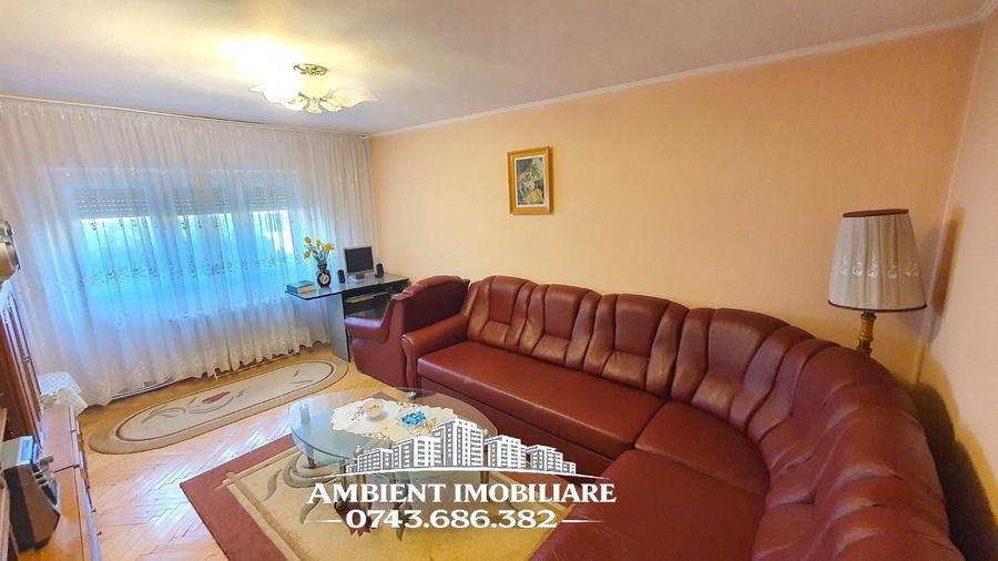 Apartament cu 2 camere decomandat, mobilat în Traian