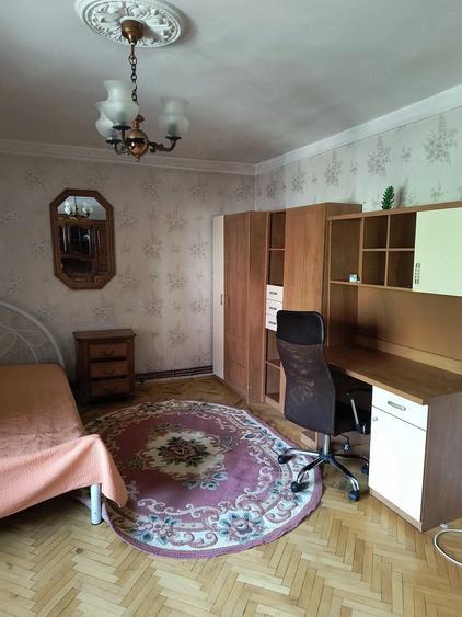 Apartament cu 3 camere decomandat în Târgu Cucu