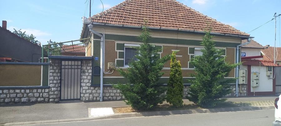 Casă cu 4 camere în Iosia