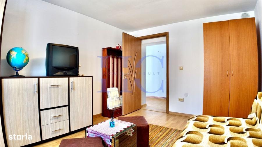 Casă cu 4 camere cu Teren 1622 Mp în Săcădate