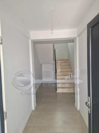 Apartament cu 2 camere decomandat în Valea Adâncă