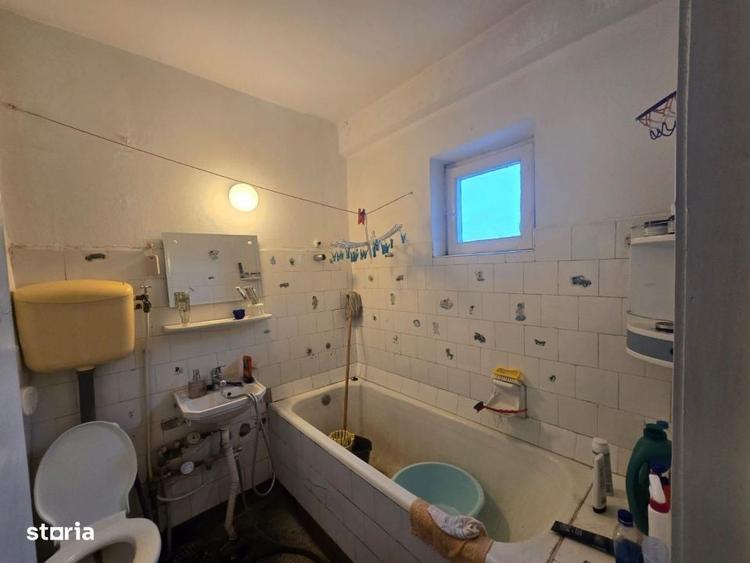 Apartament cu 4 camere decomandat, mobilat în Central