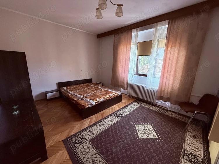 Garsonieră decomandată în Lipovei