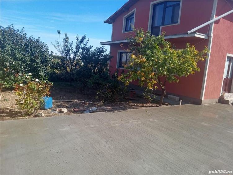 Casă cu 6 camere în Cochirleanca
