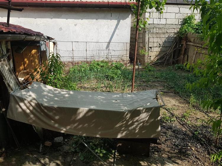 Casă cu 2 camere cu Canalizare în Central