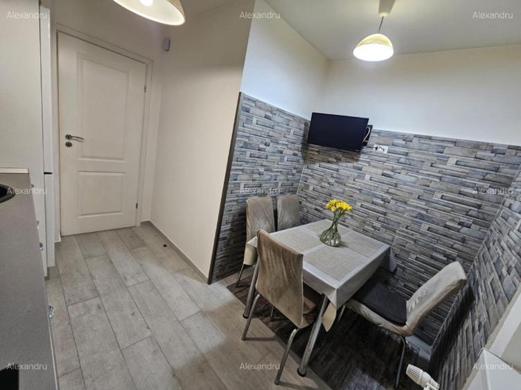 Apartament cu 4 camere decomandat în Drumul Taberei