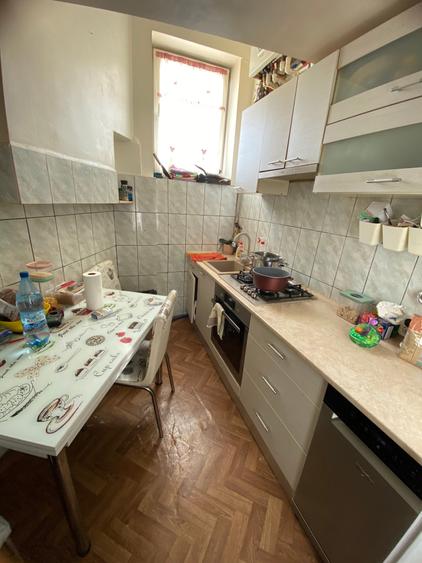 Apartament cu 5 camere decomandat, mobilat în Universitate