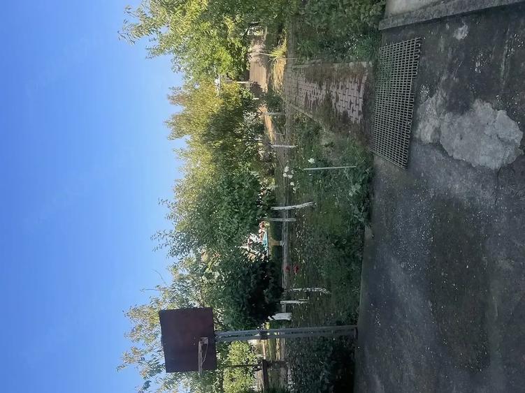 Casă cu 5 camere cu Teren 1400 Mp în Petrolului