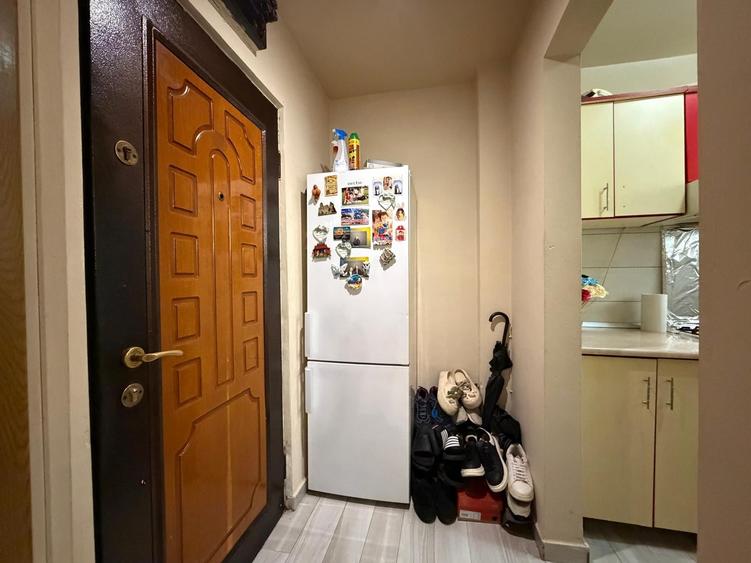 Apartament cu 2 camere semidecomandat în Vitan