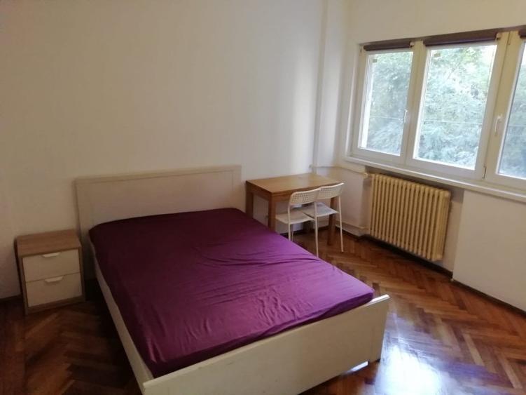 Garsoniera situata in P-ta Rosetti la etaj 1, mobilata, renovata - 2