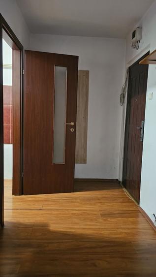 Apartament cu 2 camere semidecomandat în Gemenii