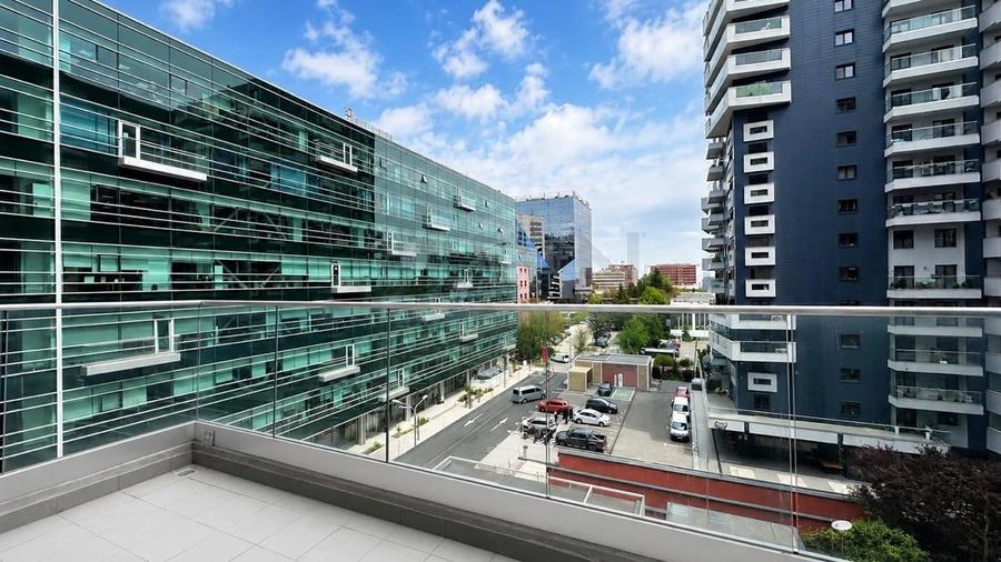 Apartament cu 3 camere decomandat în Barbu Văcărescu