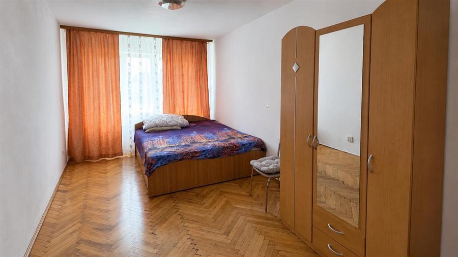 Apartament cu 3 camere decomandat, mobilat în Mihai Viteazul