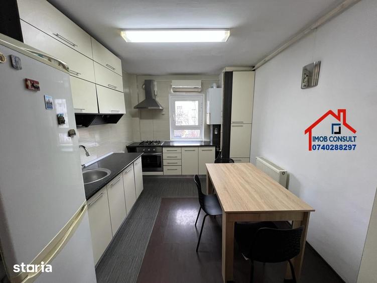Apartament cu 3 camere decomandat în 9 Mai