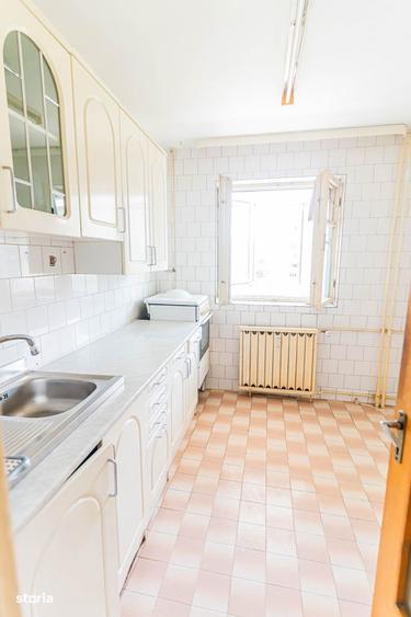 Apartament cu 3 camere decomandat în Rahova
