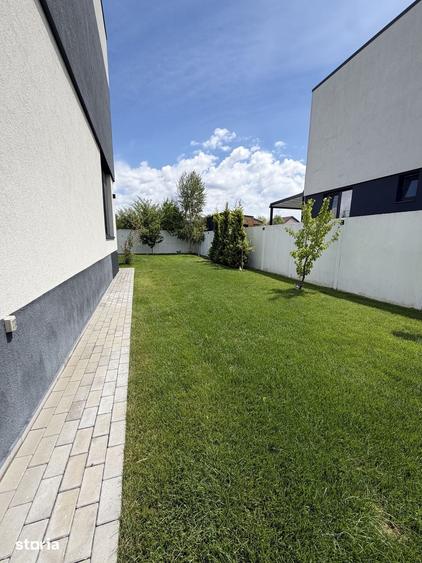 Casă cu 5 camere cu Teren 457 Mp în Corbeanca