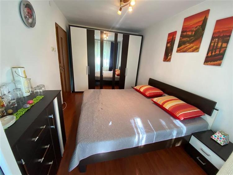 Apartament cu 3 camere decomandat în Aradului