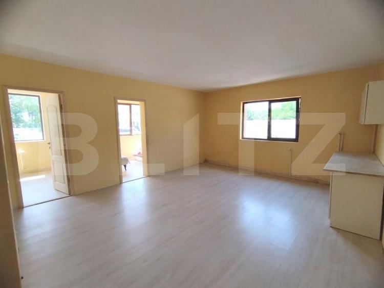 Apartament cu 3 camere nedecomandat în Valea Adâncă