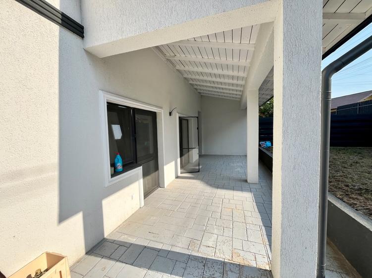 Duplex cu 5 camere cu Canalizare în Horpaz