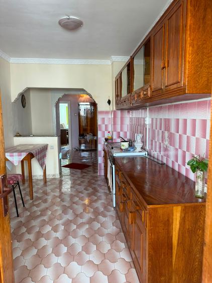 Apartament cu 3 camere decomandat, mobilat în Km 5