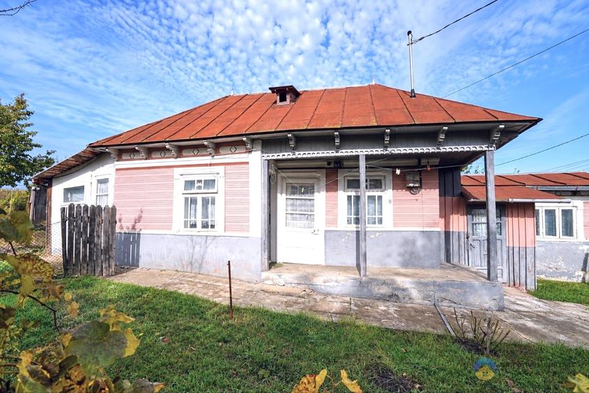 Casă individuală cu 4 camere cu Teren 1058 Mp în Dochia
