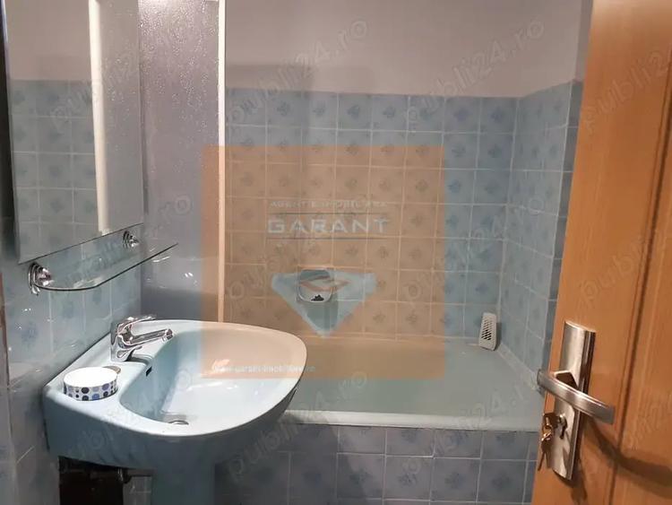 Apartament cu 4 camere decomandat în Central