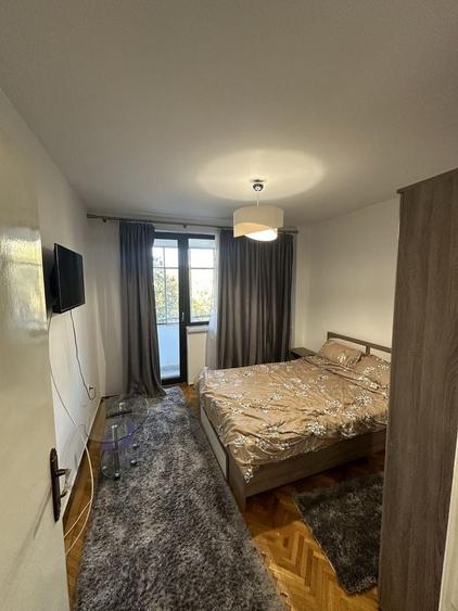 Apartament cu 2 camere semidecomandat în Calea București