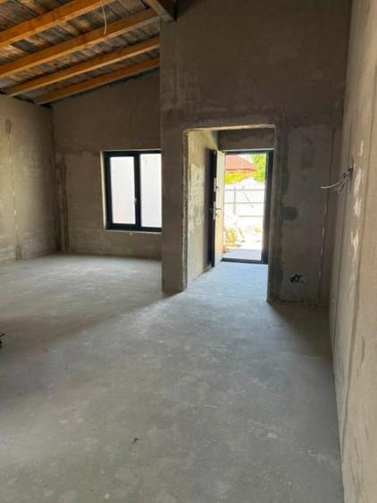 Casă cu 4 camere cu Teren 800 Mp în Central