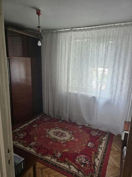 Apartament cu 4 camere decomandat în Exterior Vest