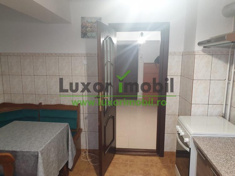 Apartament cu 3 camere decomandat în Centru Civic