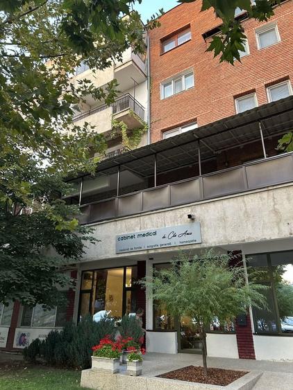 Apartament cu 3 camere decomandat în Crihala