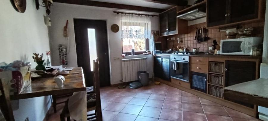 Casă cu 5 camere cu Teren 700 Mp în Zamora