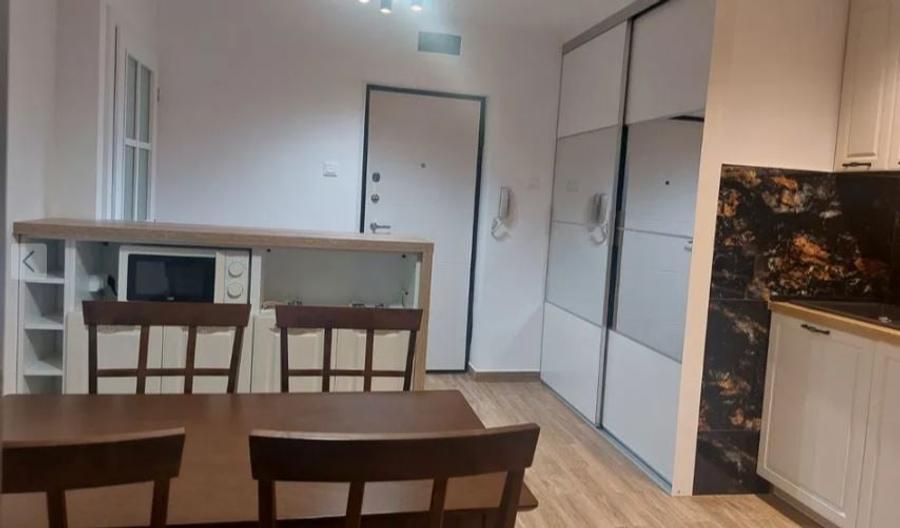 Apartament cu 2 camere decomandat, mobilat în P-ța Alba Iulia