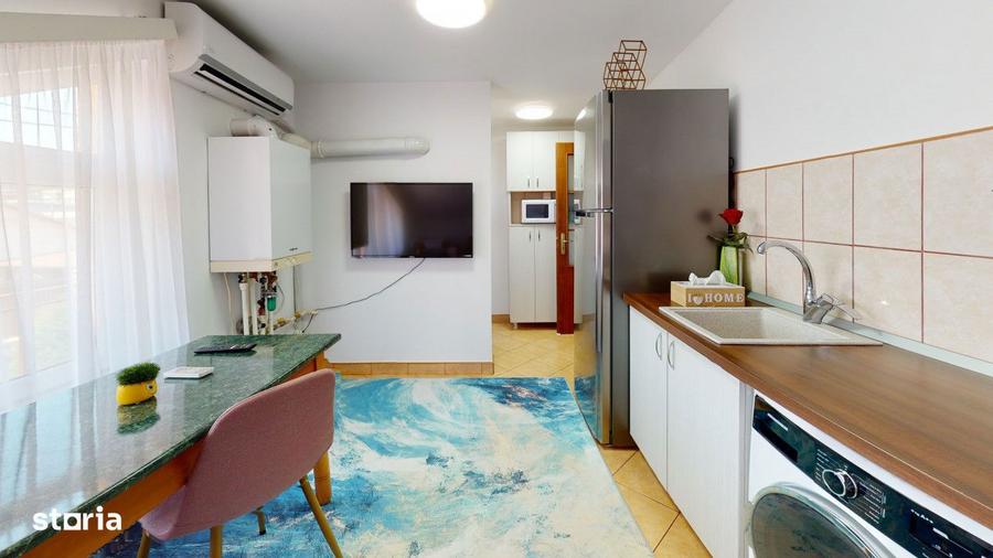 Casă cu 8 camere cu Teren 420 Mp în Nord