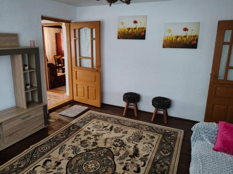 Casă individuală cu 6 camere cu Garaj în Șomănești