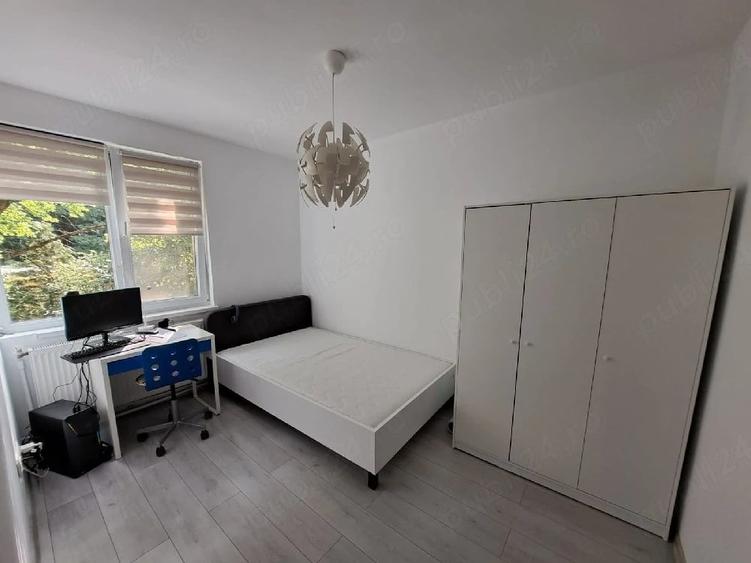 Apartament cu 3 camere decomandat în 22 Decembrie 1989