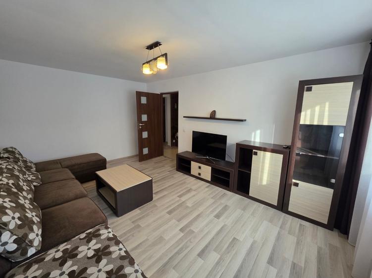 Apartament cu 3 camere decomandat în 1 Decembrie 1918