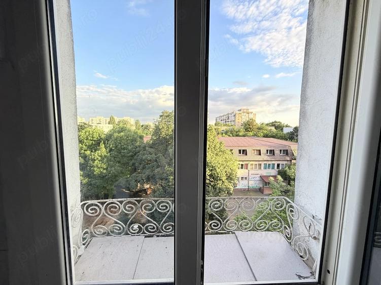 Apartament cu 3 camere decomandat în Drumul Taberei
