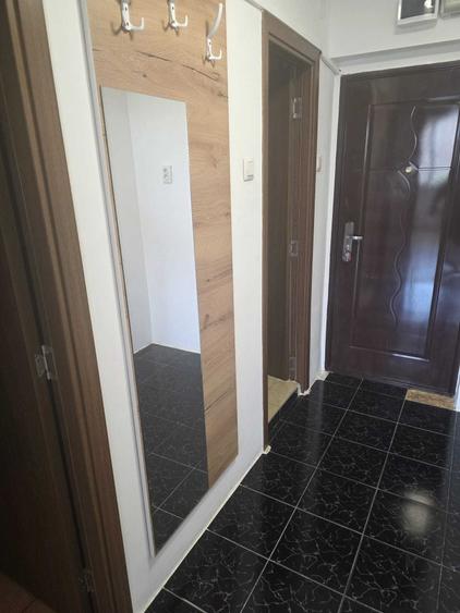 Garsonieră decomandată în Calea București