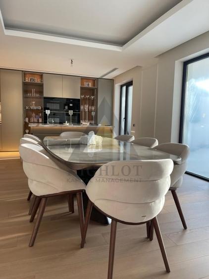 Duplex cu 8 camere cu Piscina în Pipera