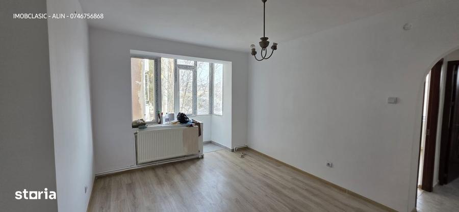 VANZARE Apartament 2 cam. Targovi?te, ETAJ 1, zona Bd. Regele Carol - 1