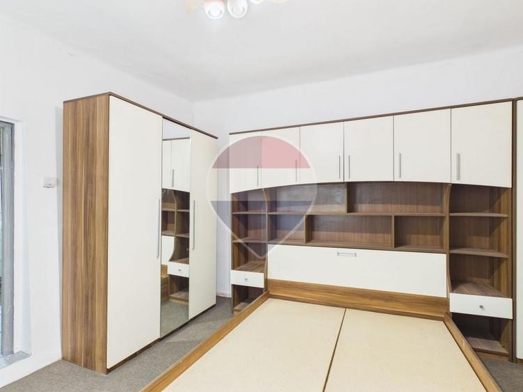 Casă individuală cu 4 camere cu Teren 244 Mp în Andronache